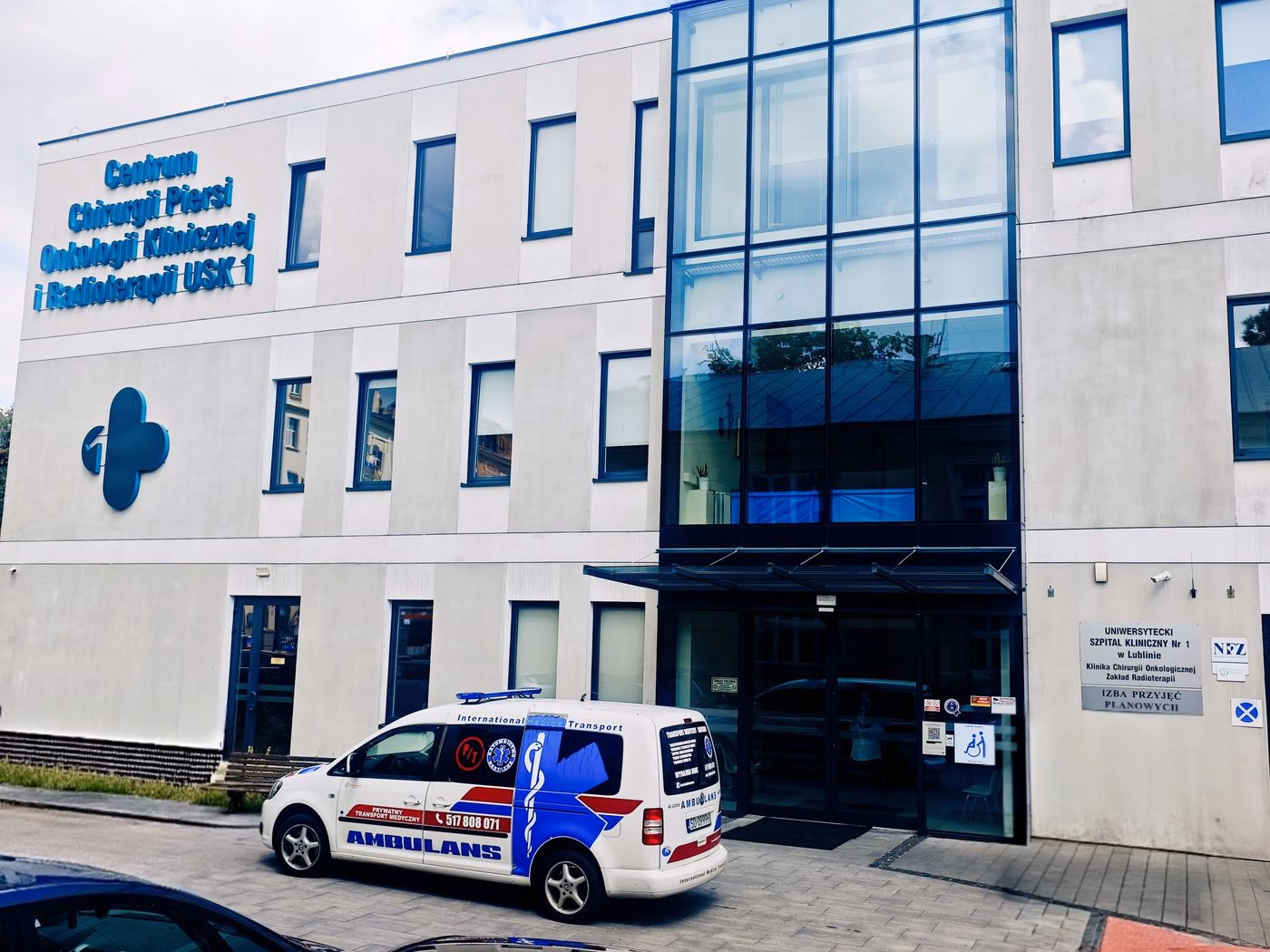 Ambulans transportowy Fundacji Visionary — Miejsce Piastowe